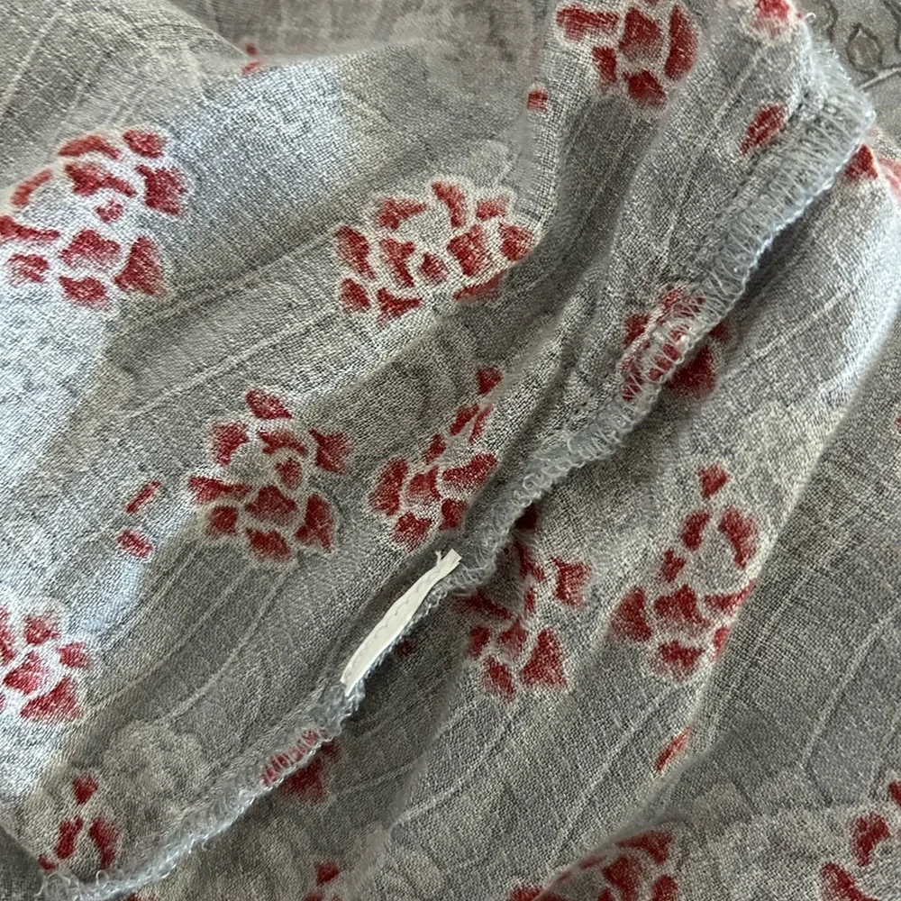 🌹Lucky Brand Gray Blouse with Puff Sleeves and Buttoned Style - Picture 6 of 9